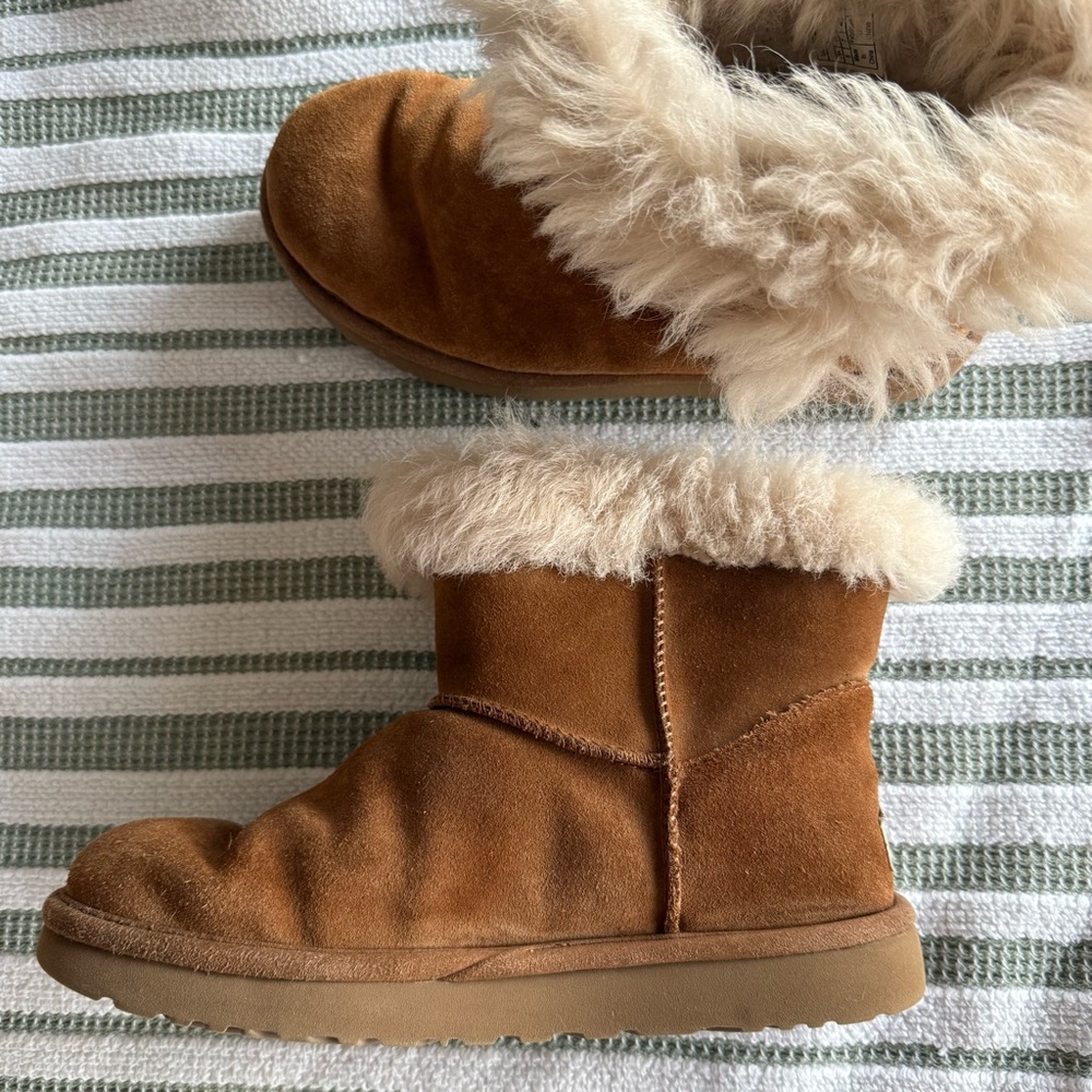 Tan Ugg Boots, medium height